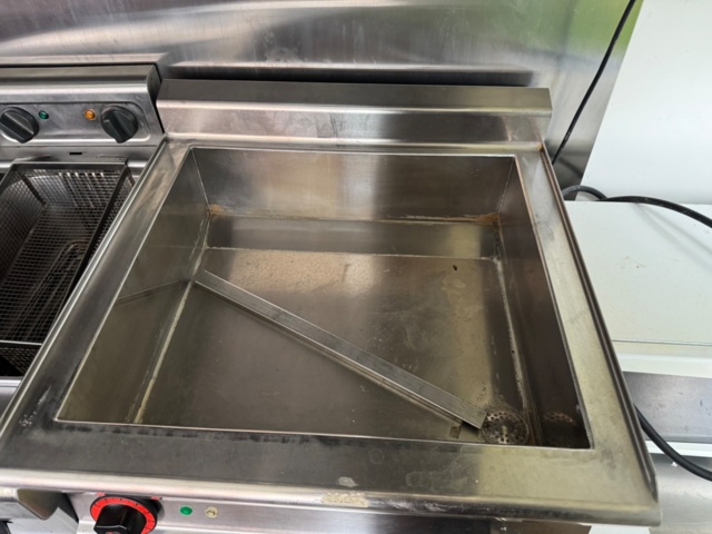 1199698-28 Försäljningsvagn – fullt utrustad!