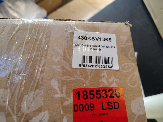 1434732-2 Servisset, 14 delar – Keramik, vit med dekor, rund och oval design