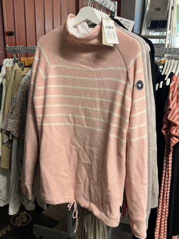 1437019-4 Parti nya kläder från Holebrook och Tretorn, ca 70 plagg