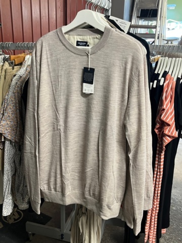 1437019-6 Parti nya kläder från Holebrook och Tretorn, ca 70 plagg