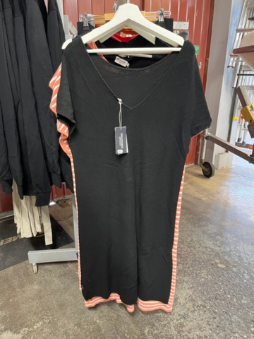 1437019-14 Parti nya kläder från Holebrook och Tretorn, ca 70 plagg