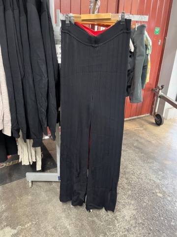 1437019-17 Parti nya kläder från Holebrook och Tretorn, ca 70 plagg