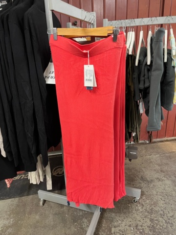 1437019-18 Parti nya kläder från Holebrook och Tretorn, ca 70 plagg