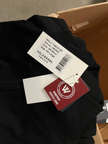 1437019-41 Parti nya kläder från Holebrook och Tretorn, ca 70 plagg