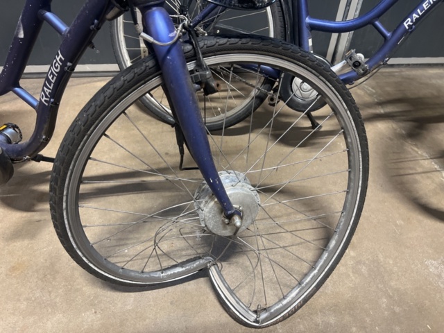 1420227-2 Elcyklar 2 st - Raleigh (Reparationsobjekt)