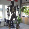 1421575-1 Staty av robot ca 204x95x80 cm