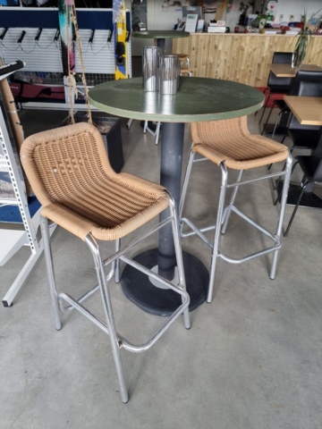 1421583-2 Utestolar och bord Läckö i metall och flätad sits