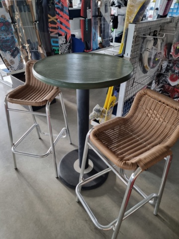 1421583-3 Utestolar och bord Läckö i metall och flätad sits