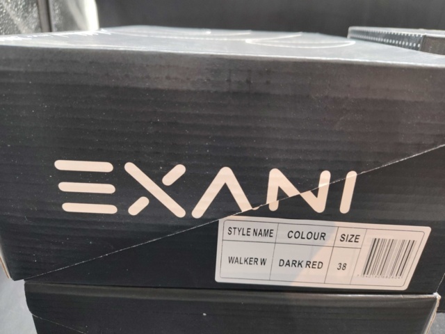 1434774-3 Sneakers och skinntofflor, 3 st – Exani,  storlek 38