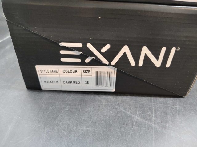 1434774-4 Sneakers och skinntofflor, 3 st – Exani,  storlek 38