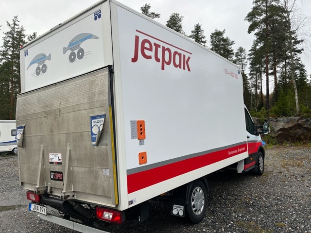 1429089-4 Ford Transit 350 Chassi Cab 2.0 med skåp och baklift 2022