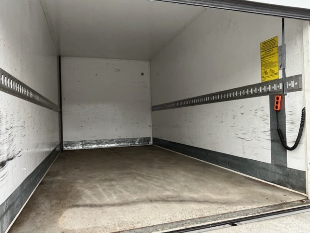 1429089-11 Ford Transit 350 Chassi Cab 2.0 med skåp och baklift 2022