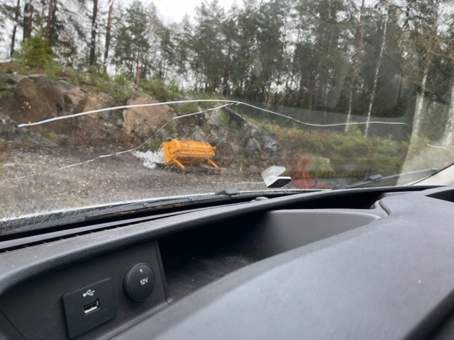 1429089-18 Ford Transit 350 Chassi Cab 2.0 med skåp och baklift 2022