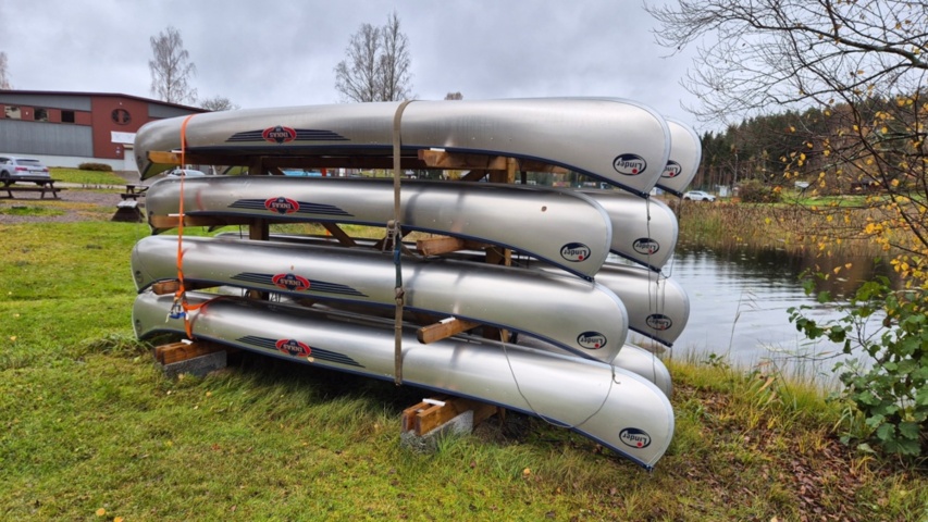 1437660-2 Linder kanoter 8 st med utrustning för uthyrningsverksamhet