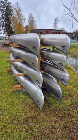 1437660-3 Linder kanoter 8 st med utrustning för uthyrningsverksamhet