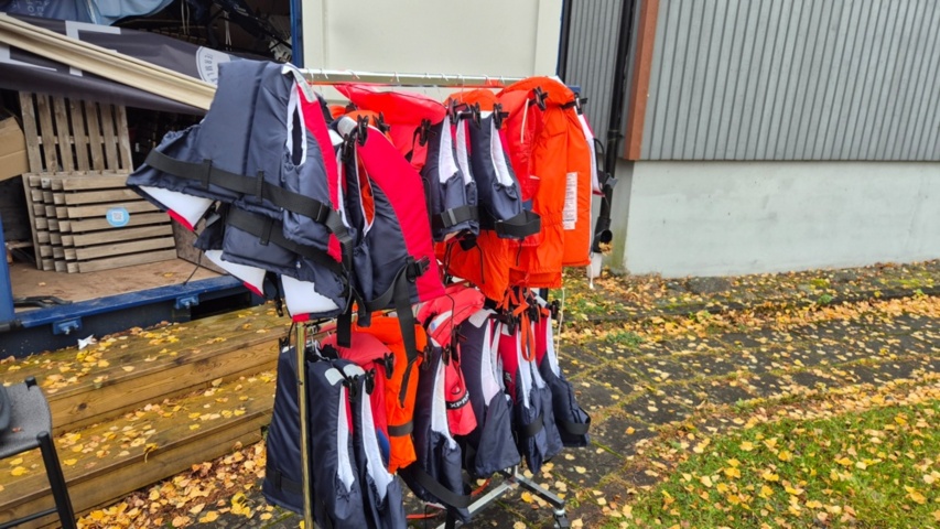 1437660-18 Linder kanoter 8 st med utrustning för uthyrningsverksamhet