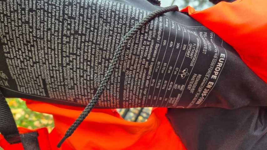 1437660-25 Linder kanoter 8 st med utrustning för uthyrningsverksamhet