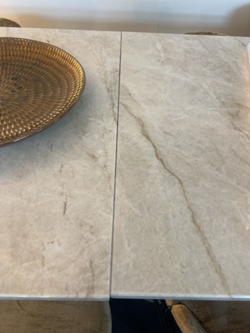 1431314-4 Möbler - bord 2 st och stolar 12 st