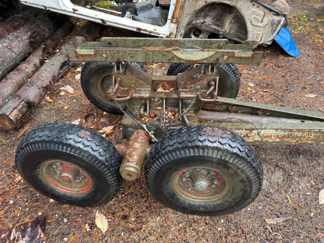 1267794-94 Bärgningslastbil och bogserkärra – Volvo L316442