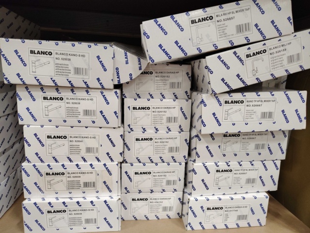 1437686-4 Parti 139 st – BLANCO, blandare och diskmedelspumpar i flera modeller och färger