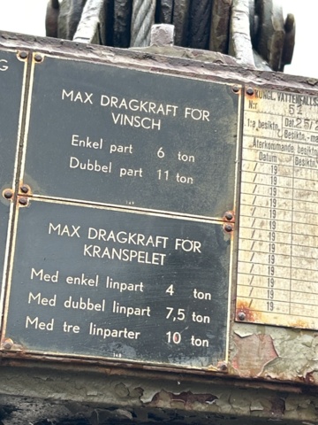 1267794-56 Bärgningslastbil och bogserkärra – Volvo L316442