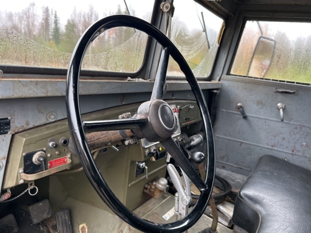 1267794-71 Bärgningslastbil och bogserkärra – Volvo L316442