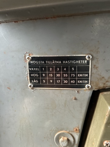 1267794-73 Bärgningslastbil och bogserkärra – Volvo L316442