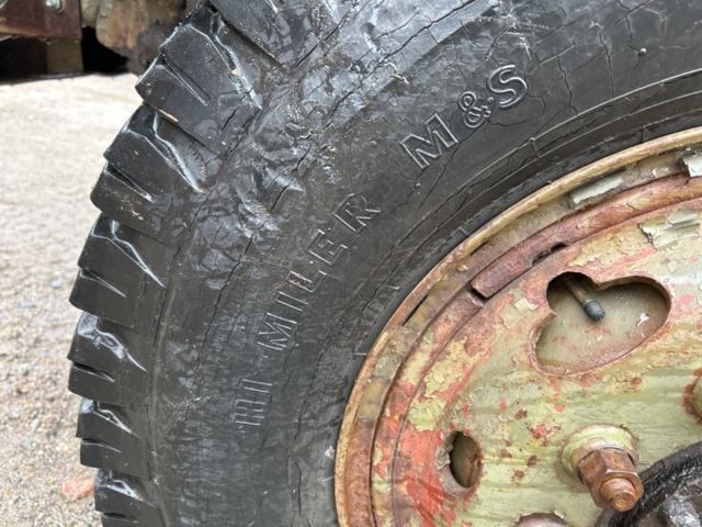 1267794-92 Bärgningslastbil och bogserkärra – Volvo L316442