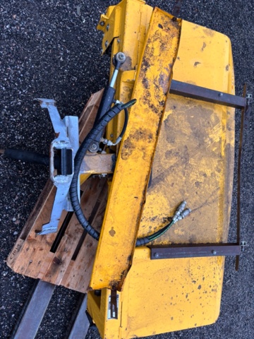 918897-41 Holder P70 - Snöblad, spridare, sopaggergat