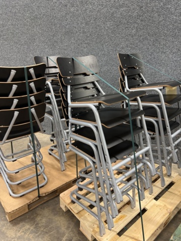 1437739-3 24 st Elevstolar DOCTRINA AJ Produkter