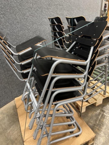 1437739-5 24 st Elevstolar DOCTRINA AJ Produkter