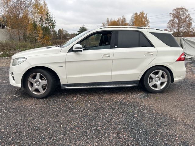 1423358-2 Mercedes-Benz ML 350 BlueTEC 4MATIC 7G-Tronic Plus, 258hk, 2012