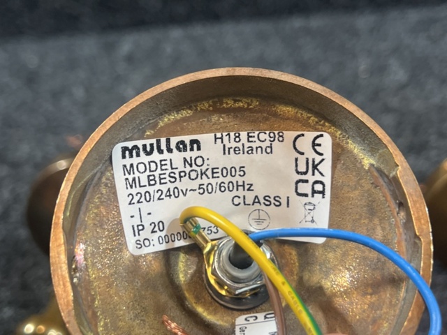 1437776-6 Vägglampor ca 30 st med fästen - Mullan MLBESPOKE005