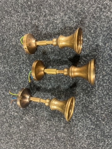 1437779-3 Vägglampor ca 14 st med fästen - Mullan MLBESPOKE005