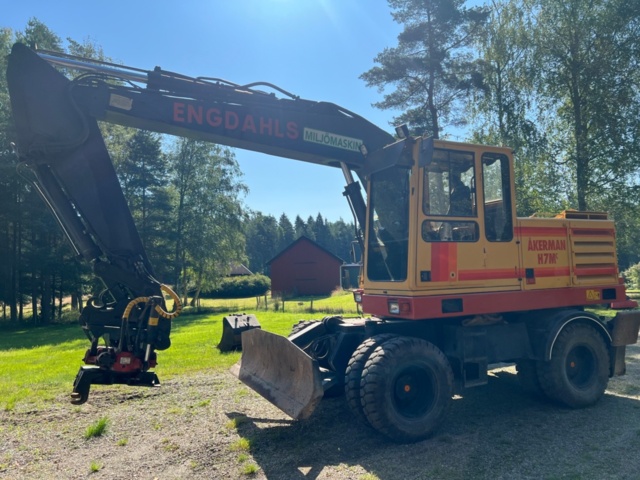 1437806-2 Hjulgrävare Åkerman H7Mc -88 "Miljömotor" 14627 tim med skopor