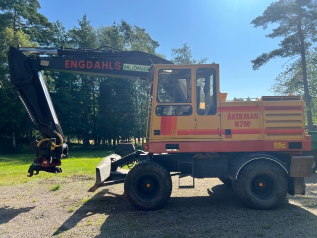 1437806-3 Hjulgrävare Åkerman H7Mc -88 "Miljömotor" 14627 tim med skopor