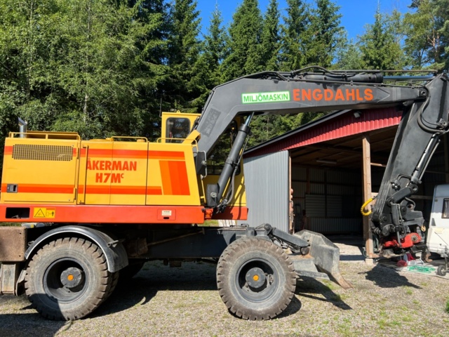 1437806-7 Hjulgrävare Åkerman H7Mc -88 "Miljömotor" 14627 tim med skopor