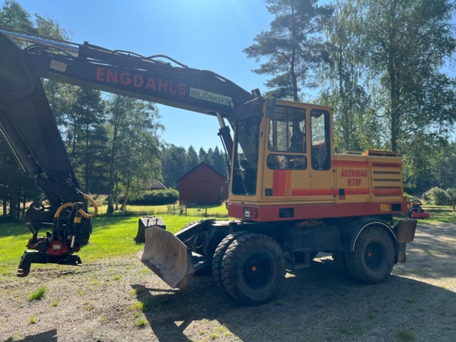 1437806-12 Hjulgrävare Åkerman H7Mc -88 "Miljömotor" 14627 tim med skopor