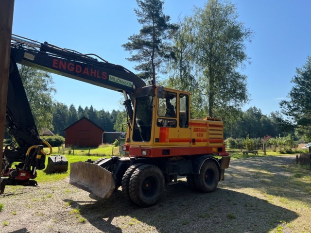 1437806-13 Hjulgrävare Åkerman H7Mc -88 "Miljömotor" 14627 tim med skopor