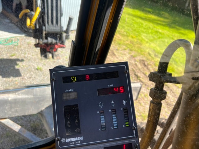 1437806-17 Hjulgrävare Åkerman H7Mc -88 "Miljömotor" 14627 tim med skopor