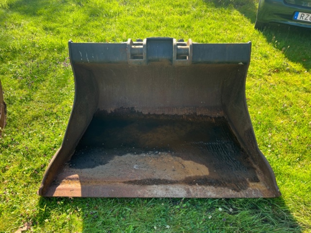 1437806-46 Hjulgrävare Åkerman H7Mc -88 "Miljömotor" 14627 tim med skopor