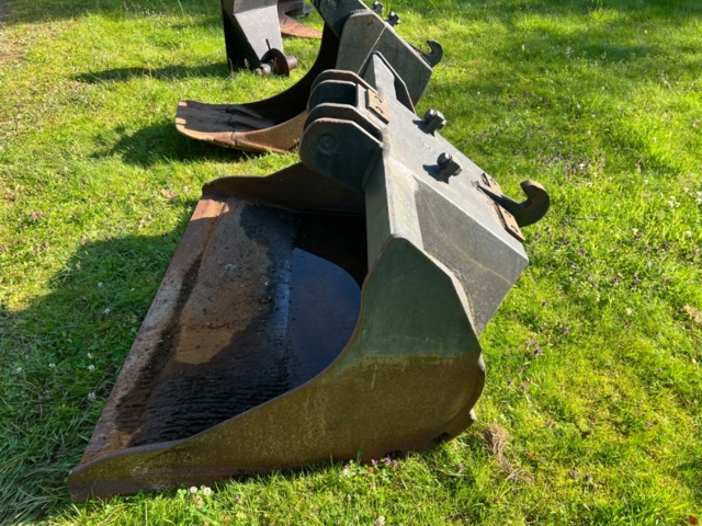 1437806-47 Hjulgrävare Åkerman H7Mc -88 "Miljömotor" 14627 tim med skopor