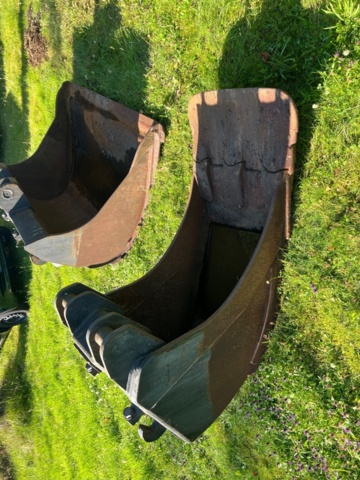 1437806-48 Hjulgrävare Åkerman H7Mc -88 "Miljömotor" 14627 tim med skopor