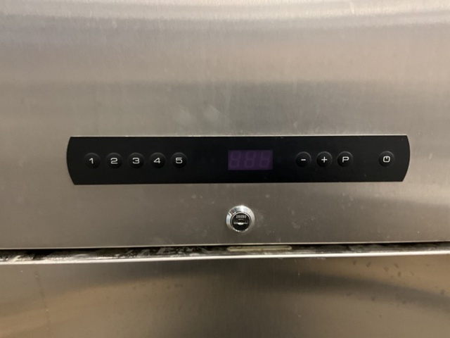 1406581-6 Gram kylskåp