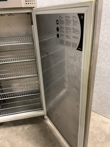 1406581-7 Gram kylskåp