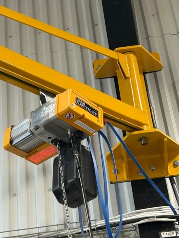 1344019-2 Väggtravers med eltalja Liftket 250 kg