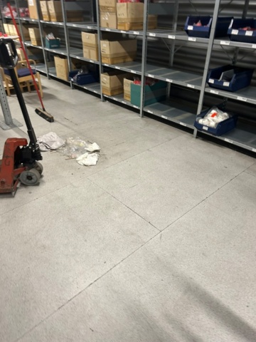 1344021-13 Entresolplan med trappa och räcken