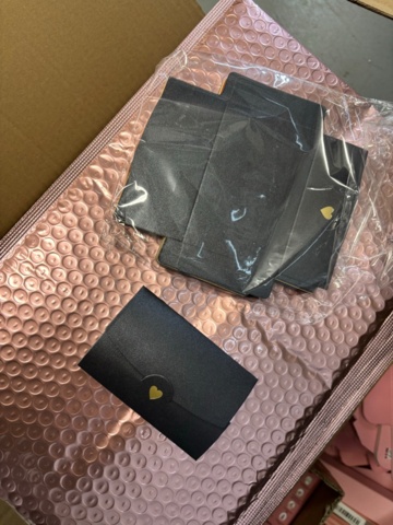 1438026-31 Parti med diverse nagelprodukter och förpackningsmaterial