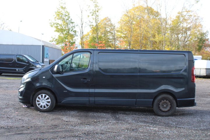 1437812-3 Opel Vivaro 1.6 CDTI BIturbo Manuell, 125hk, 2017 (renoveringsobjekt)