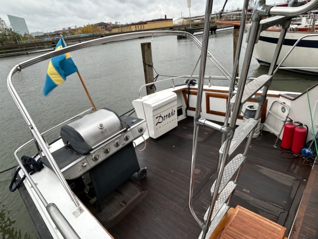 1371112-28 Uniflite/Chris Craft Concertible 42 -1979